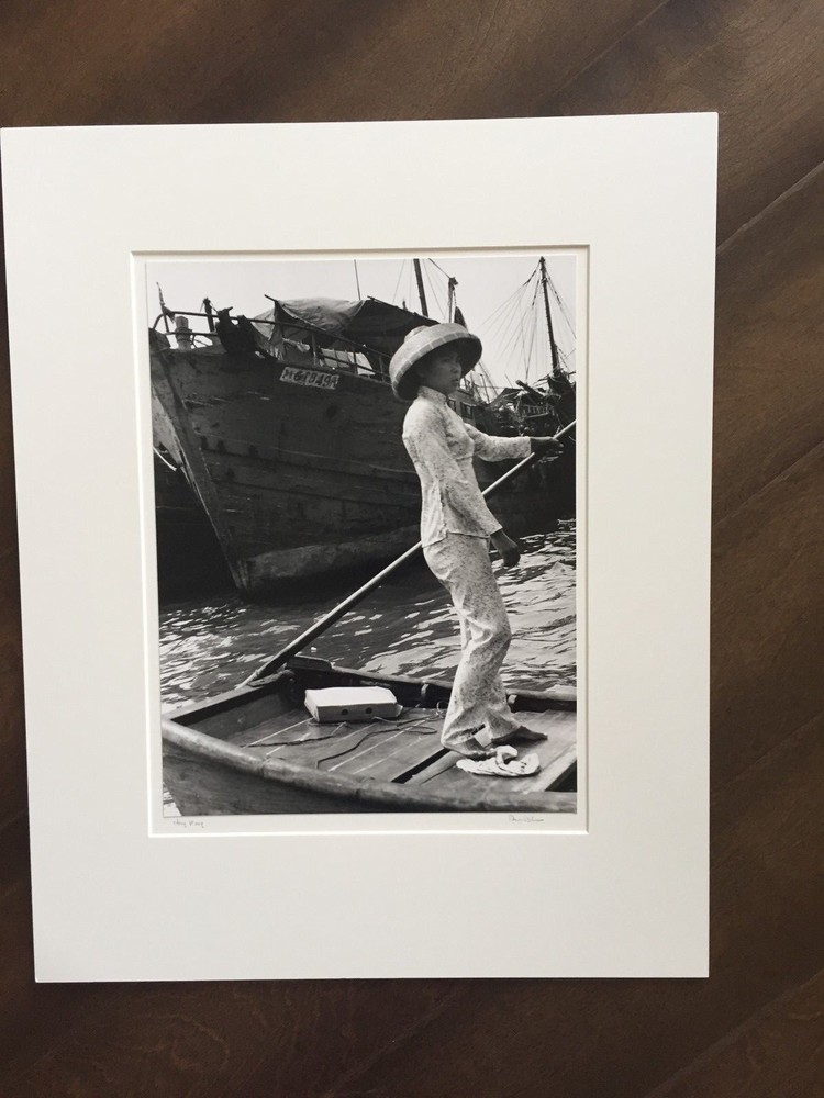 BRUCE BLUM SIGNED B&W Photo Print (16″X 20″)-«Hong Kong»