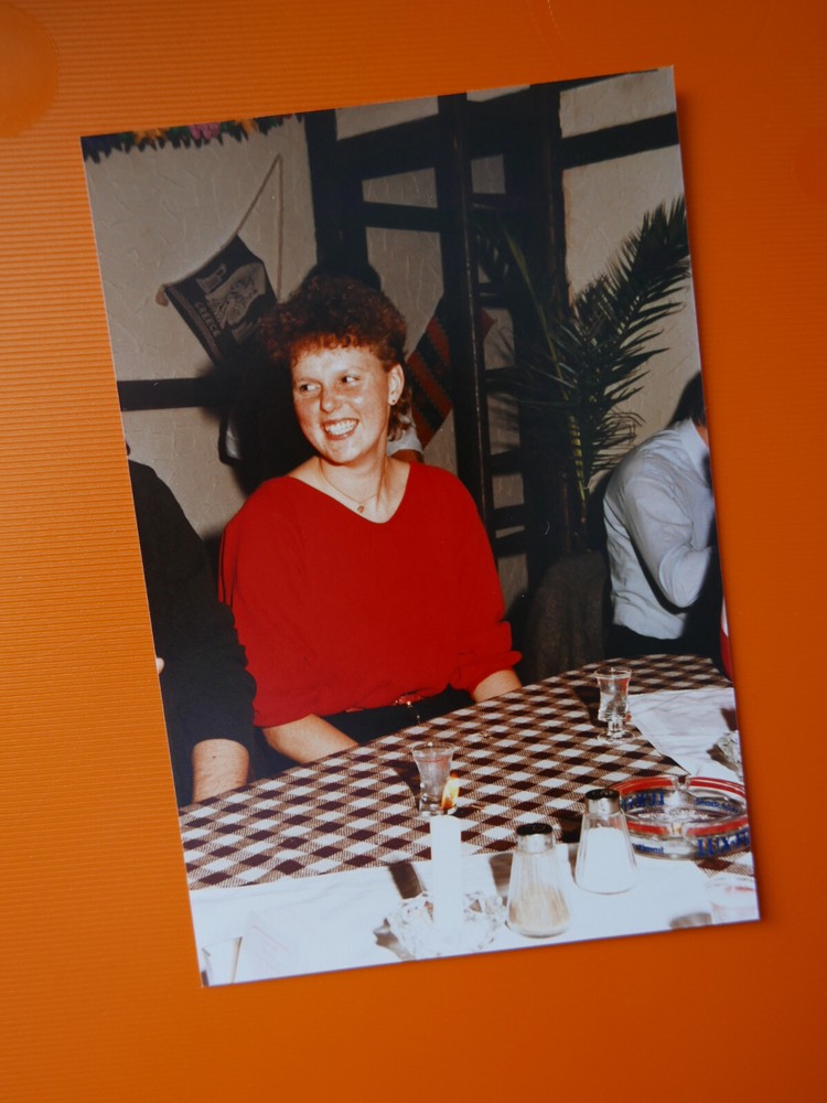 «ATTRACTIVE»: PHOTOGRAPH, PHOTO, YOUNG, WOMAN, BIRTHDAY, PARTY, PRETTY, LADY, FASHION!