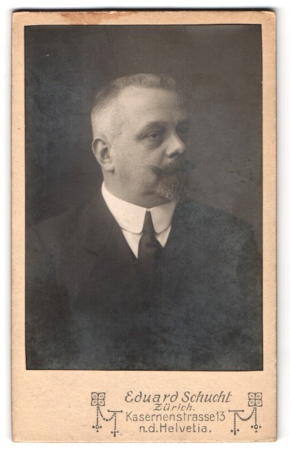 Photography Eduard Schucht, Zurich, Kasernenstrasse 13, portrait of older gentleman in