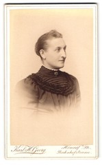 Photograph Karl H. Georg, Honnef a. Rh., Bahnhofstraße, portrait of an elegant