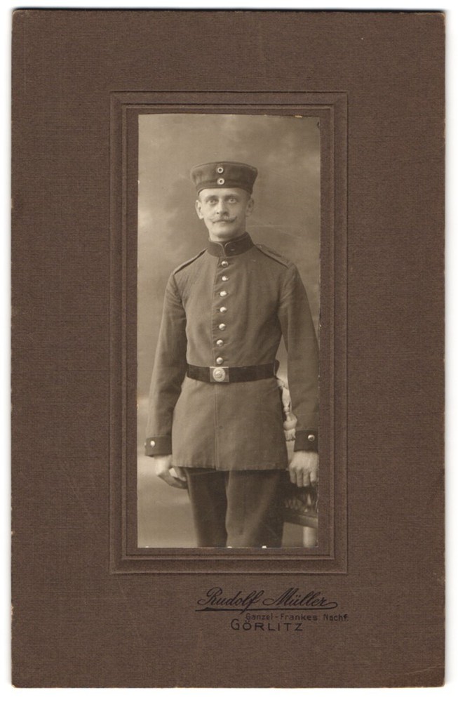 Photograph Rudolf Müller, Görlitz, soldier artilleryman Rgt. 20 in uniform with Kr