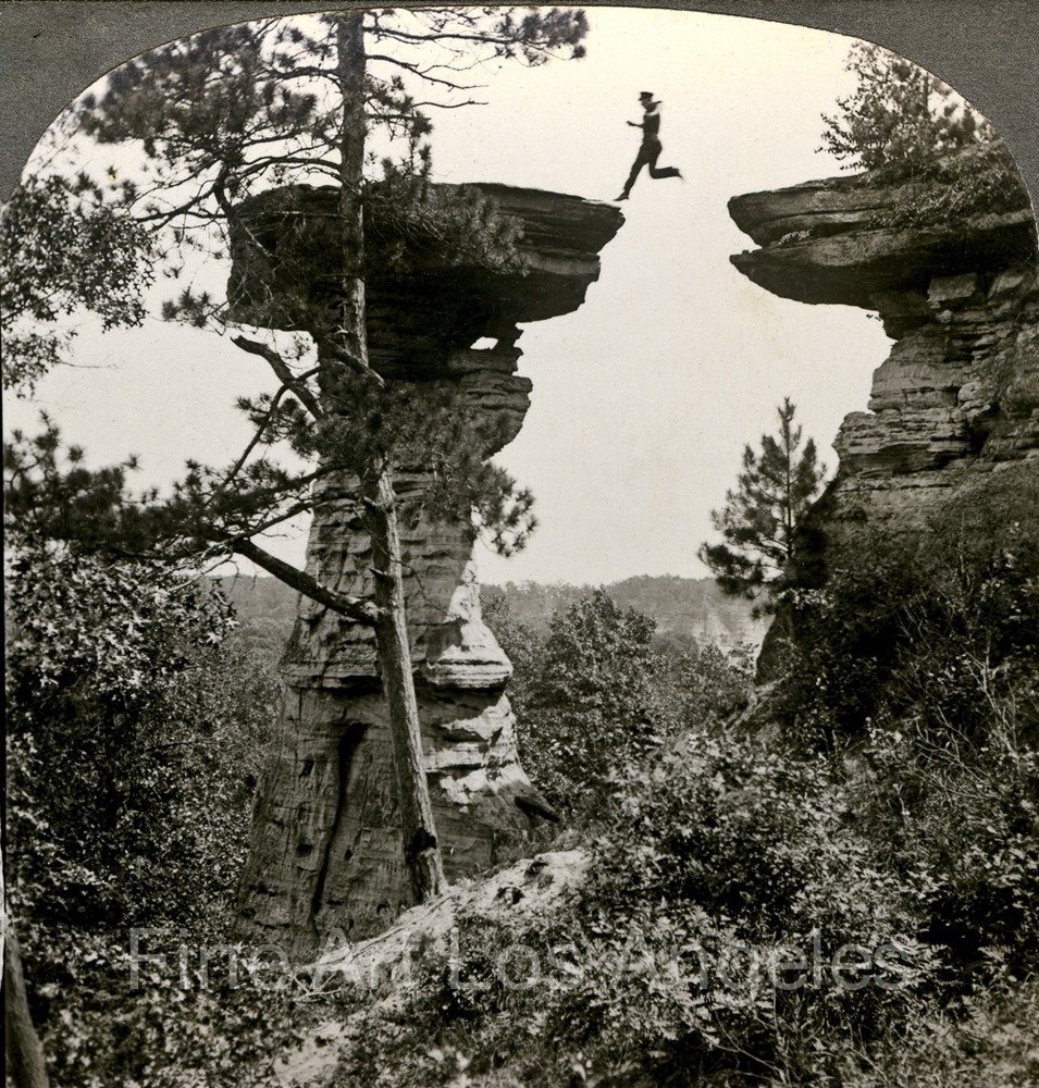Keystone View Co. Photo «Wisconsin Dalles» leaping the cliffs