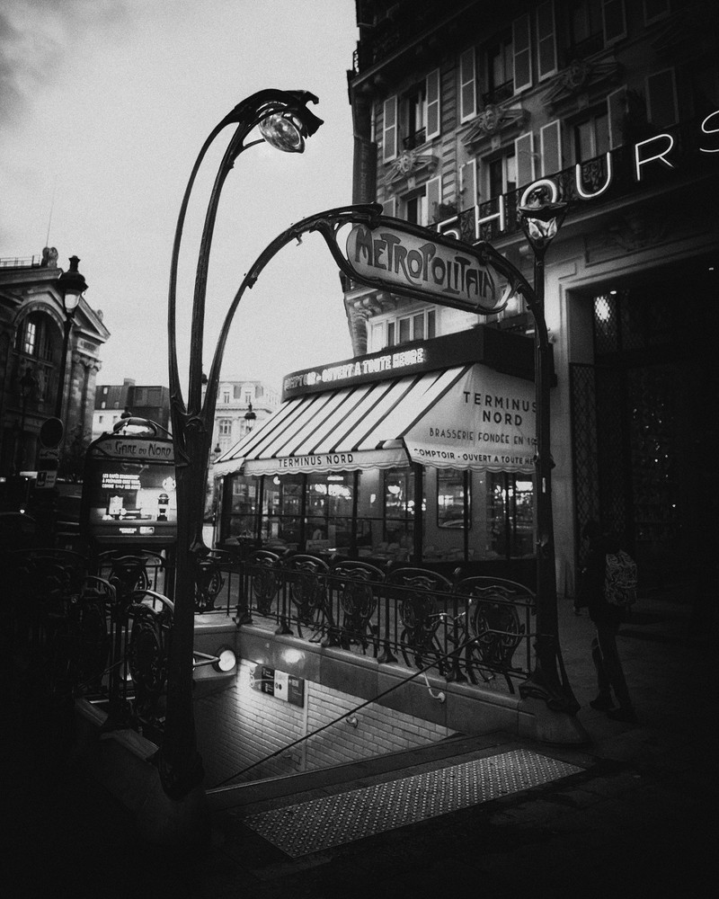 Fine Art Photography 5×7, 8×10, 11×14, 16×20 – Paris, France Street