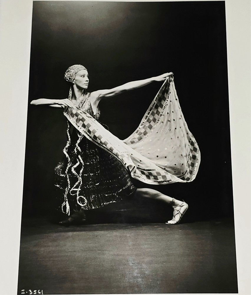JOFFREY BALLET 8×10 HERBERT MIGDOLL PRESS PHOTO CHARLENE GEHM DANCE NY DANCER OG