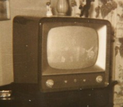 Celebration with TV – Beauty’s Linden Honey Coke Beer on Table / Photo