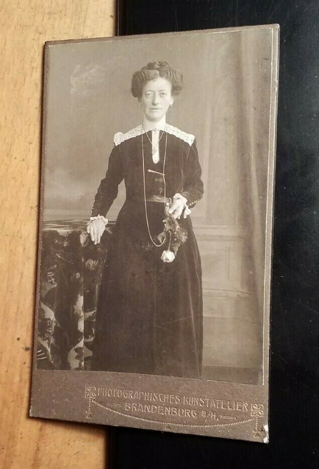 Standing woman with rose in hand/CDV Kunstatelier Brandenburg a. H.