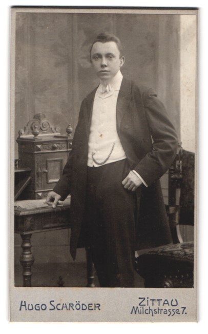 Photograph Hugo Schröder, Zittau Michstrasse 7, young man in night clothes