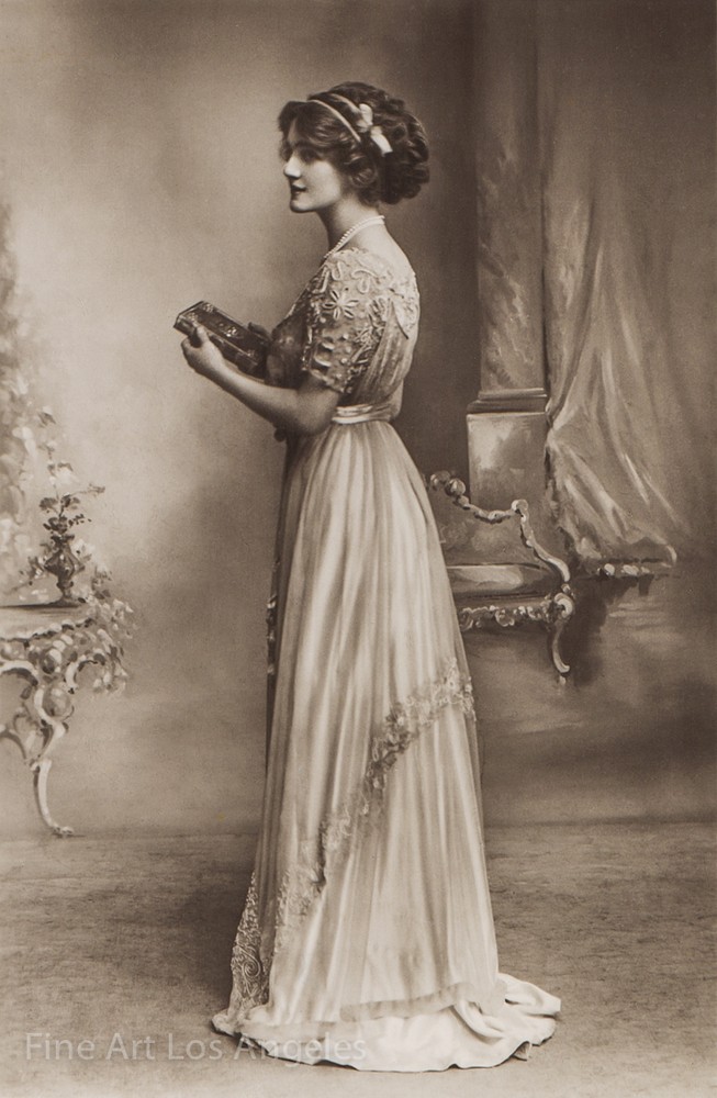 Photo of stage actress, singer Lily Elsie