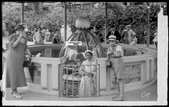 Black And White Negative Photo Glass Plate 9X14 Cm, Royat, Source Eugénie, Paper