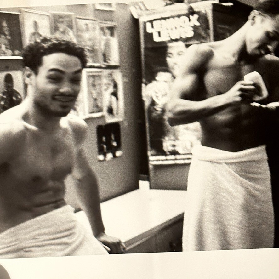 Photograph Silver Gelatin Print Janine Gordon Signed 20×24″ B/W Boxing Gleasons