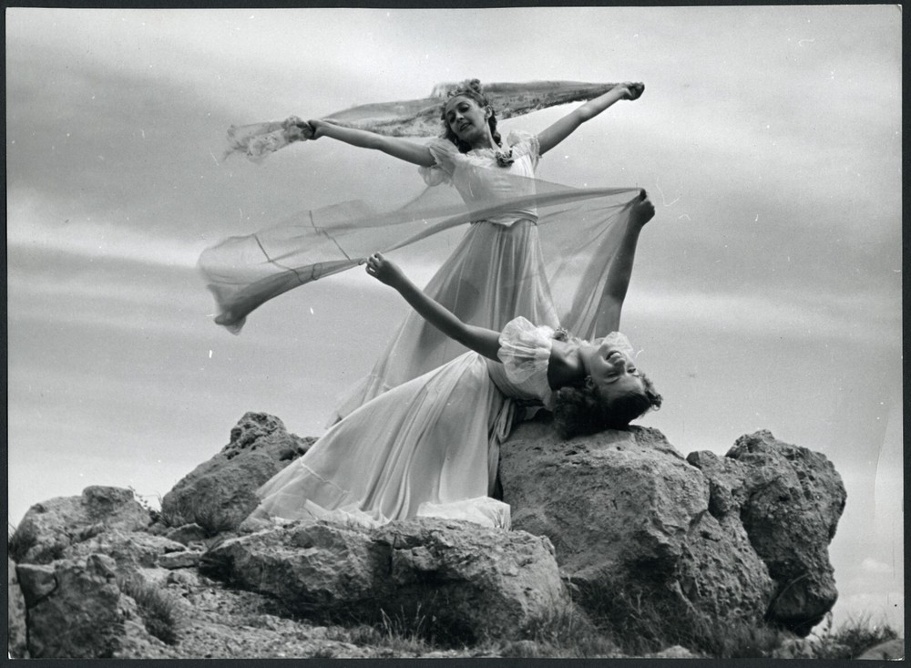 Larger size marked fine art Photograph, 1930’s by SZENDRŐ István, in wind, unus