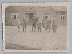 Nienstedt Easter 1943 – Farmhouse Family – Vintage Photo 1940s
