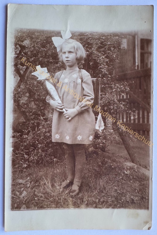 orig. Photo postcard girl child around 1920 school school bag enrollment