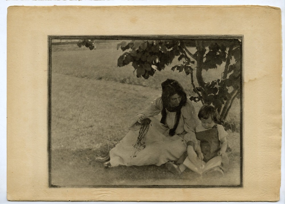 Gertrude Käsebier «The Picture-Book» 1905 Original Camera Work X Photogravure