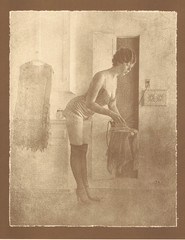 NEWLY FOUND HENDRICKSON B&W SEPIA PHOTO PRINT 1920’s Flapper Girl Ironing 11×14″