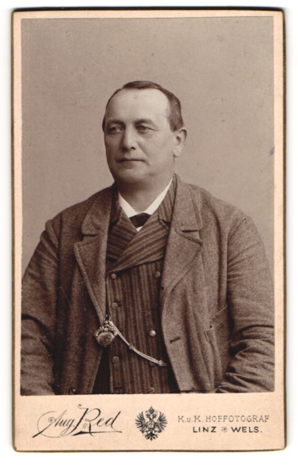 Photograph Aug. Red, Linz, country road, handsome gentleman in fashionable clothes