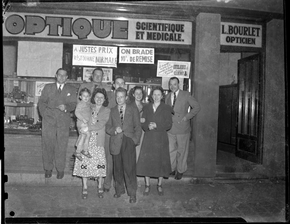 Old Optician Shop – Old Photo Negative On. 1950 60