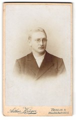 Photograph Arthur Krüger, Berlin, Friedrichstraße 113 A, Georg in 1902