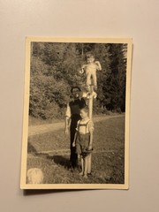 📸 Old Photo Father With Two Children Rural 1940s Pimps Vintage Original 7×10