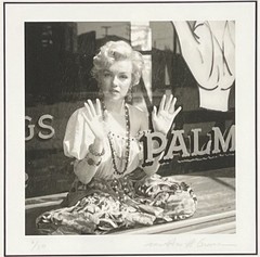 Milton H.greene – Marilyn Monroe Is Ready To Read Your Palm – Digital Proof