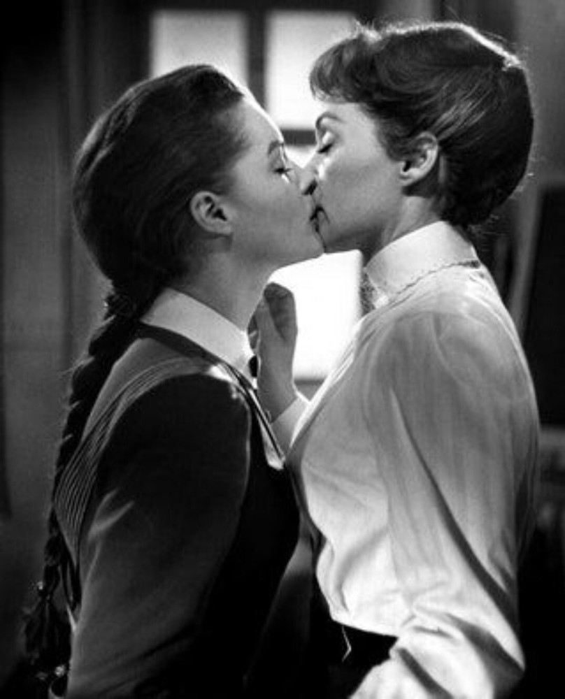 5##Photo negative film -Vintage- Kissing women – Lesbian couple – Love – Kiss