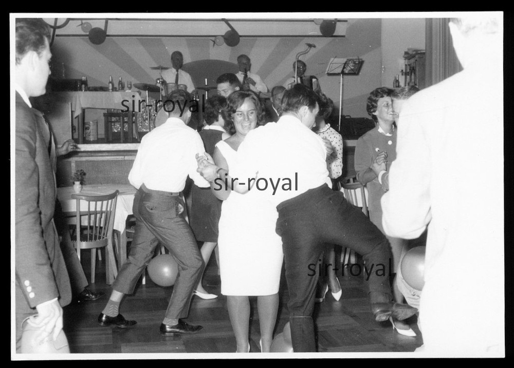 People Dancing A Crazy Dance – 1960s – Photo 10x7cm