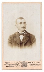Photography Hermann Tietz, Hamburg, view Hamburg, studio in department store size Bu