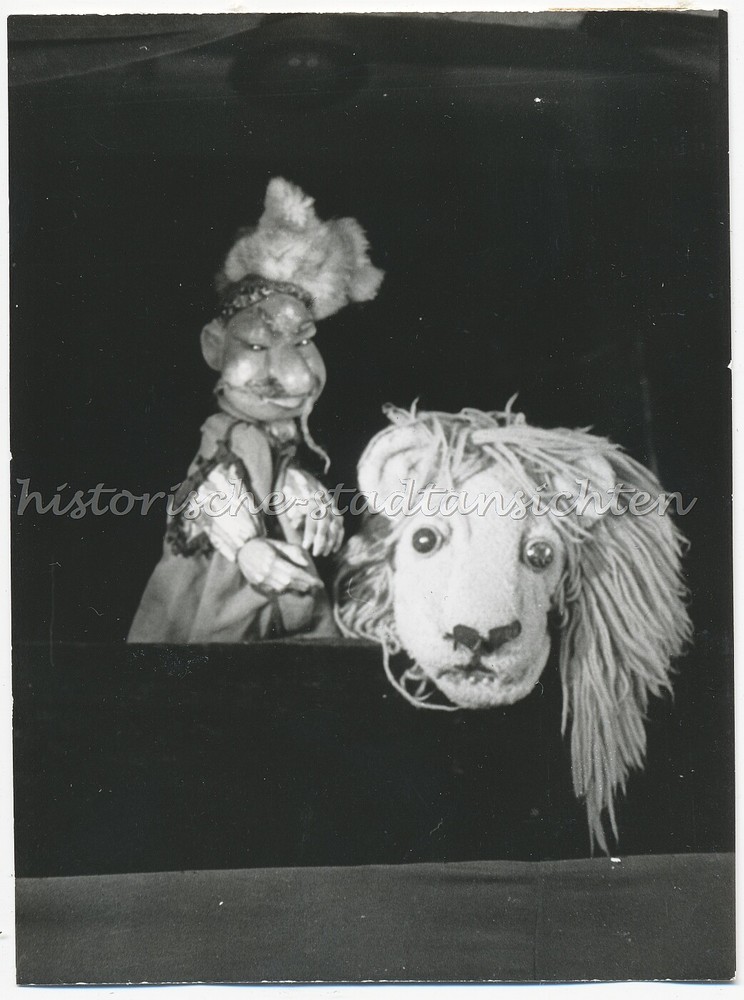 Hamburg Puppet Theatre – Lion & Tamer – Old Photo 1950s 1960s