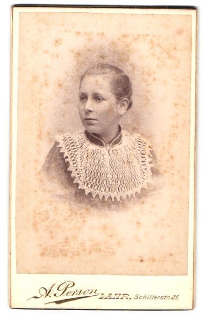 Photograph A. Person, Lahr, Schillerstraße 21, portrait young woman in dress with