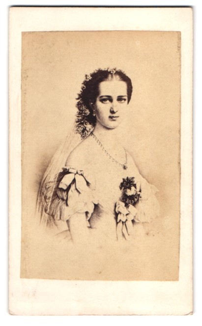 Photograph Portrait Alexandra of Denmark, Princess of Wales, Queen Consort of