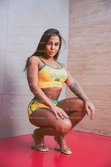 Hot Babe Lot of 95 – Nude, Scene & Explicit Photos – 4×6 /5×7 /8×10 print
