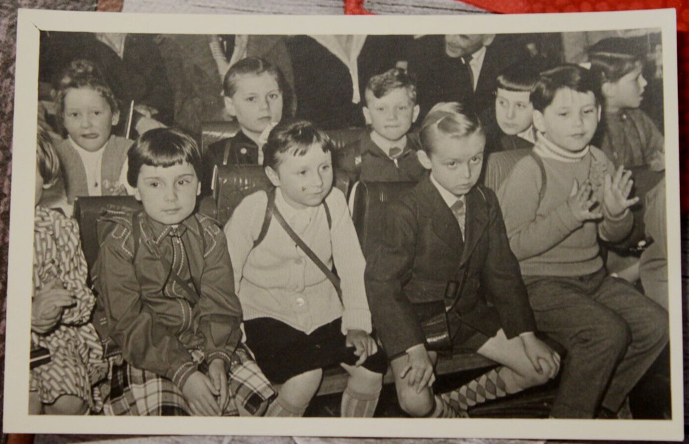 Photo 1952 enrollment school satchel boy girl boys girls vintage I2