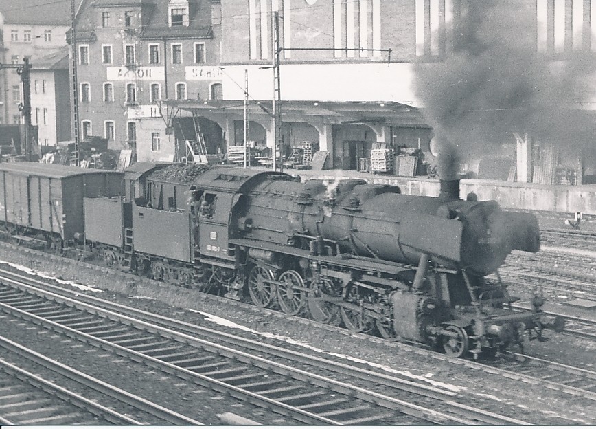 B/W Photo DB Steam Locomotive BR 50 Nuremberg Central Station 1970