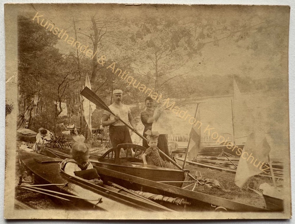 orig. Photo Rowingers Club Sport around 1910 Rowing Boat Canoe Berlin Family