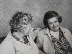 «THEN»: PHOTO, PHOTOGRAPHY, GDR, LADIES, WOMEN, DATSCHE, LEISURE, GIRLFRIENDS!
