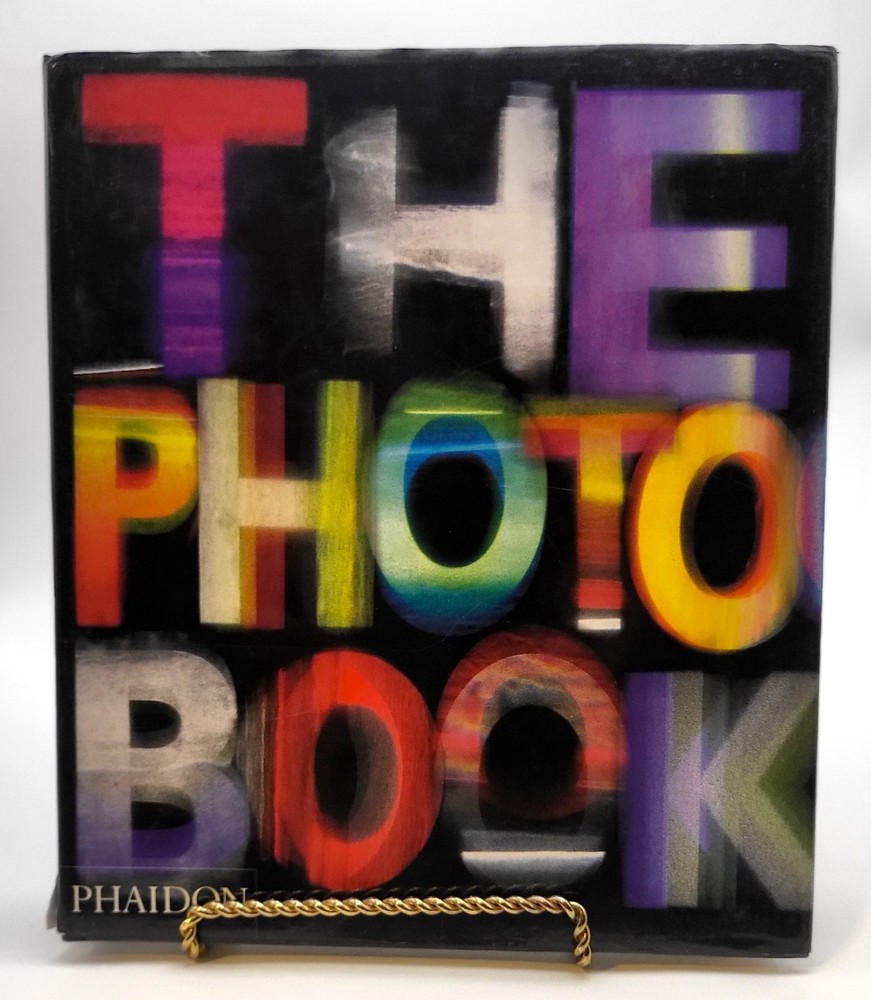 THE PHOTOGRAPHY BOOK Phaidon Press Ltd 500 pages 1997 HC DJ Photographers UNREAD