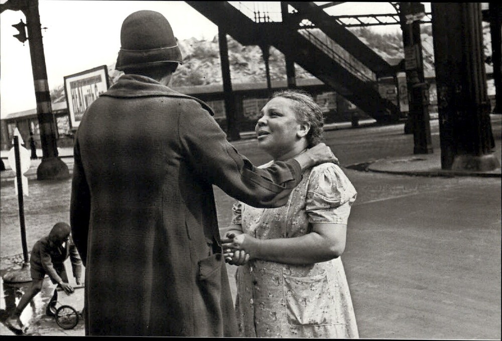1940 1980s Original Helen Levitt New York City Street Friendly Advise Art Photo