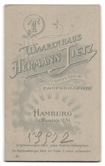 Photograph Hermann Tietz, Hamburg, size Burstah 12/14, young lady in white