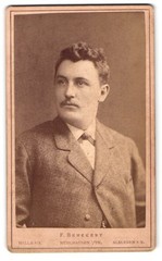 Photograph F. Benckert, Halle a. S., size Ulrich-Straße 28, portrait gentleman in the sto