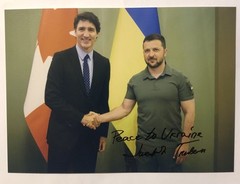 Justin Trudeau in Ukraine, the photo he wrote on, see description