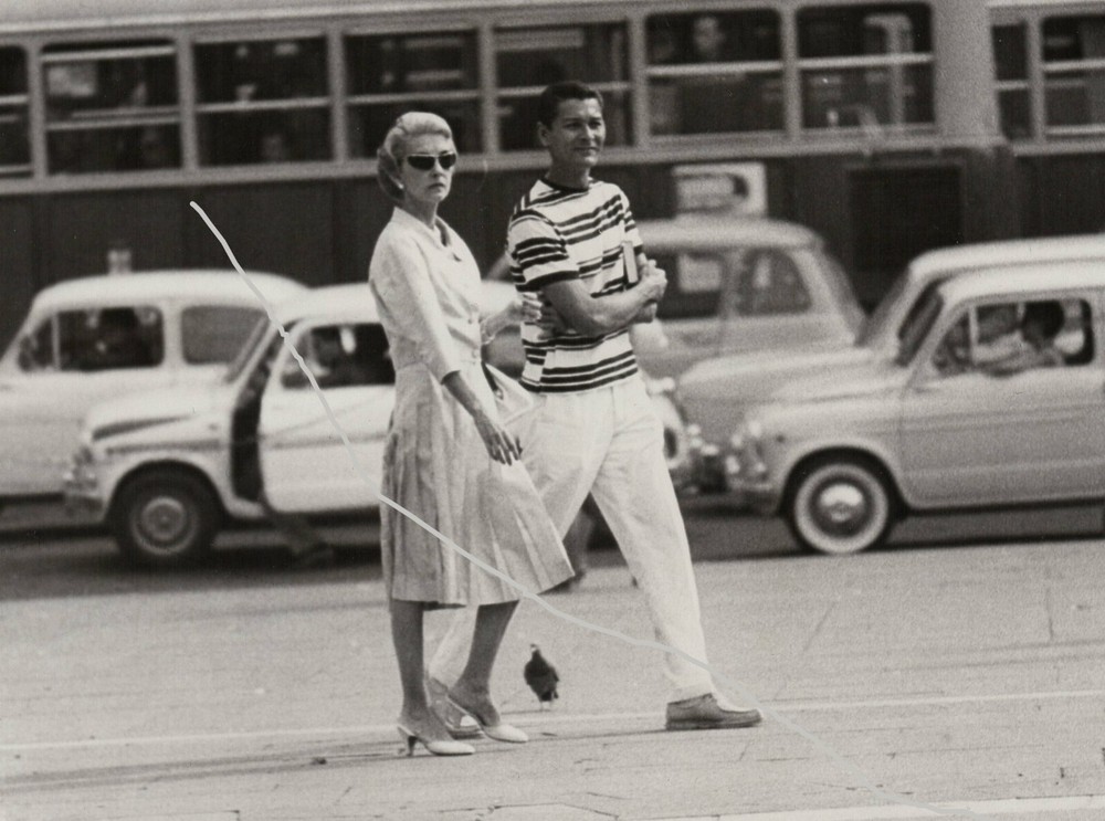24x18cm Vintage Barite Photo 1960s Barbara Hutton + Prince de Champassak in Milan