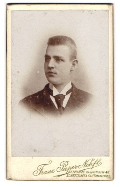 Photograph Franz Pieper, Heidelberg, Hauptstraße 42, young man with large nose