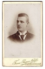 Photograph Franz Pieper, Heidelberg, Hauptstraße 42, young man with large nose