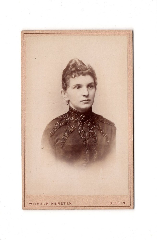 CDV photo woman portrait-Berlin 1889