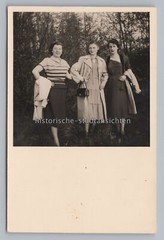 3 Women 1953 – Fashion Handbag Coat – Vintage Photo 1950s