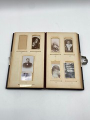 * ANTIQUE PHOTO ALBUM VICTORIAN PHOTOGRAPH ANTIQUE GOLD CUT 80 PHOTOS