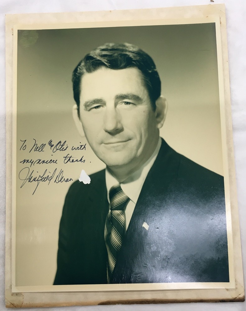 Winfield Dunn Signed Black N White Photo, Inscribed To Nell & Otis, 8” X 10”