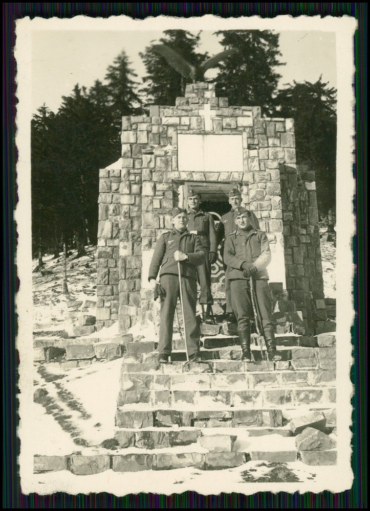 Photo Soldiers Air Force on Steps in Front of War Memorial with Eagle 1940