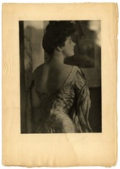 Gertrude Käsebier «Portrait – Mrs. Philip Lydig» 1905 Camera Work X Photogravure