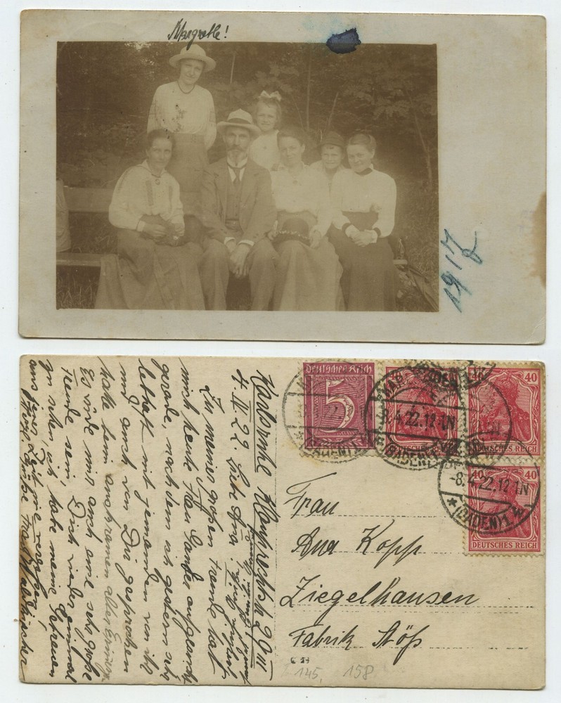 98300 – Family Group Picture – Photo as Postcard, Karlsruhe 8.4.1922
